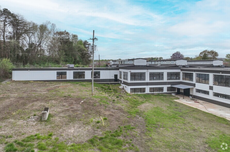 More Photos Of 585 11th St NW, Hickory Manufacturing For Lease