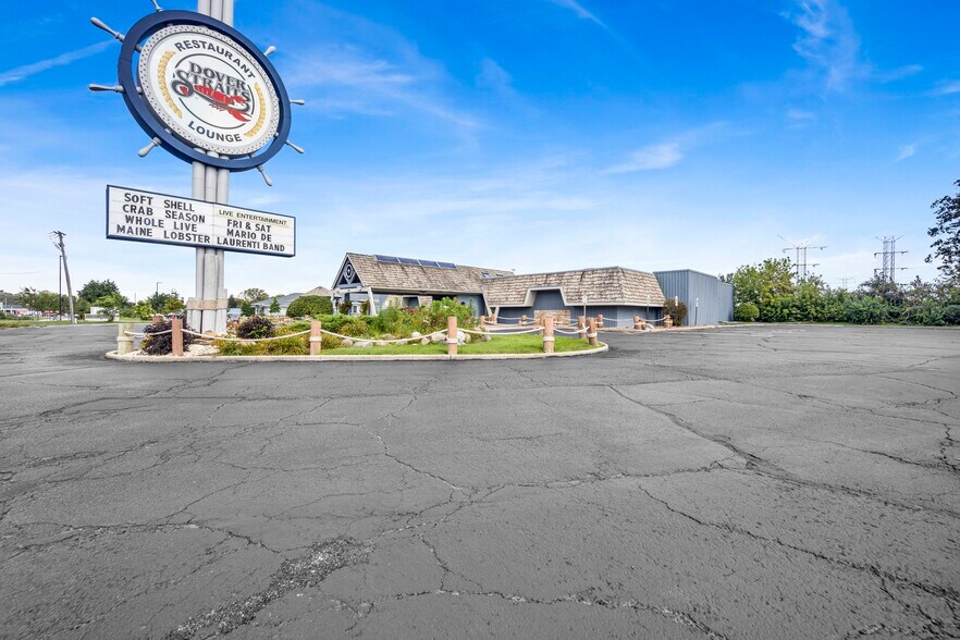 Primary Photo Of 890 E US Highway 45, Mundelein Freestanding For Sale