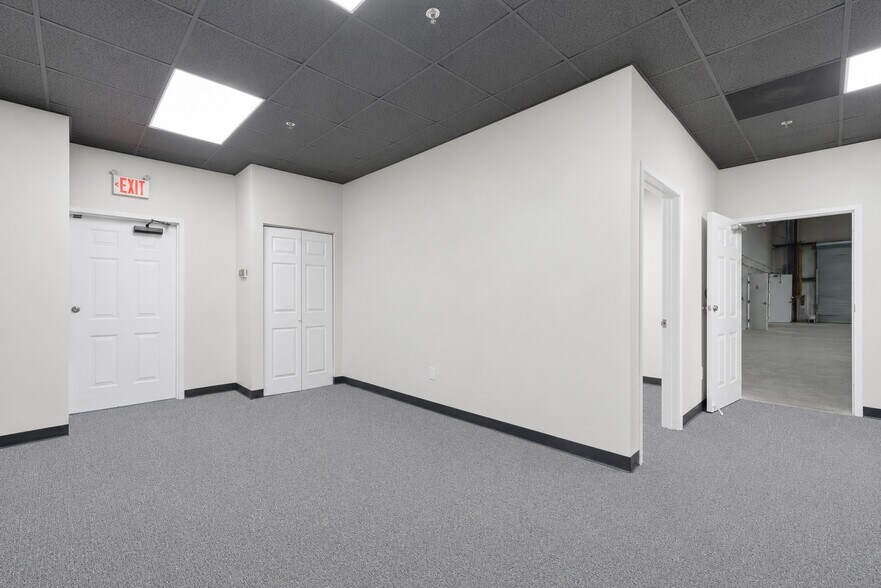 More Photos Of 1449 Field Park Cir, Marietta Warehouse For Lease