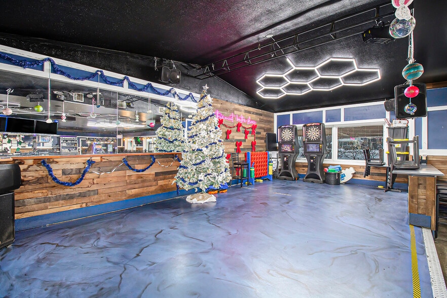 More Photos Of 5153 Fenton Rd, Flint Restaurant For Sale