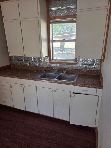 More Photos Of 657 W 4th St, Yorktown Apartments For Sale