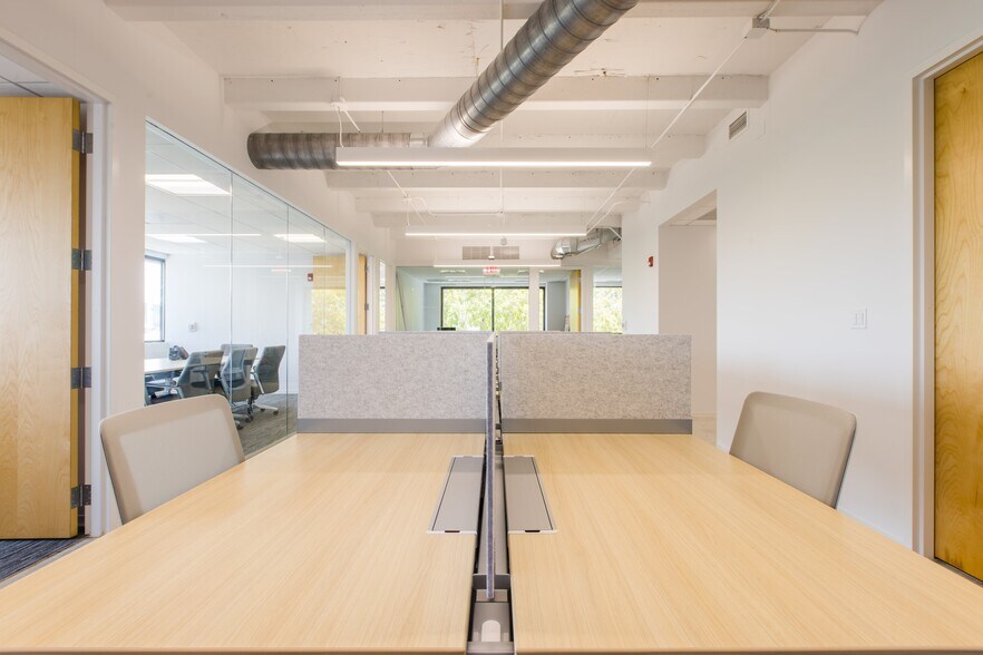 More Photos Of 3250 Mary St, Coconut Grove Office For Lease