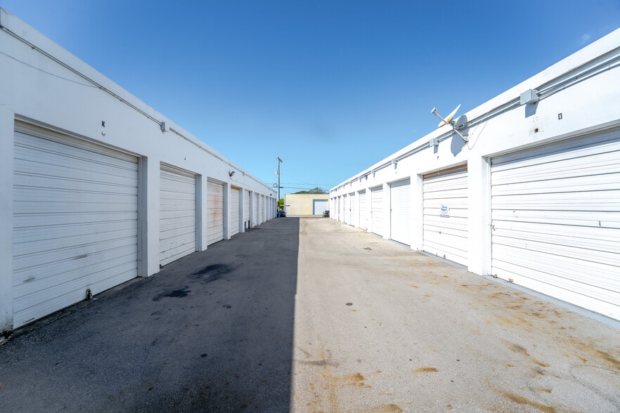 More Photos Of 2411-2451 NW 1st Ave, Boca Raton Self Storage For Lease