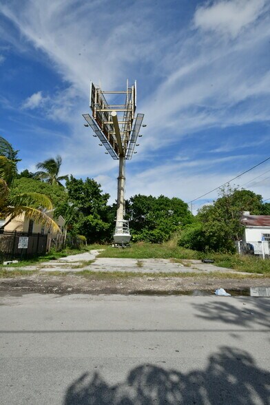 More Photos Of 321 NW 37th St, Miami Land For Sale