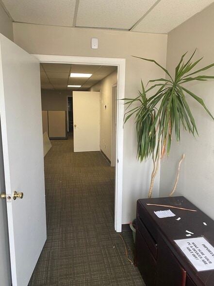 More Photos Of 1275 Bloomfield Ave, Fairfield Warehouse For Lease