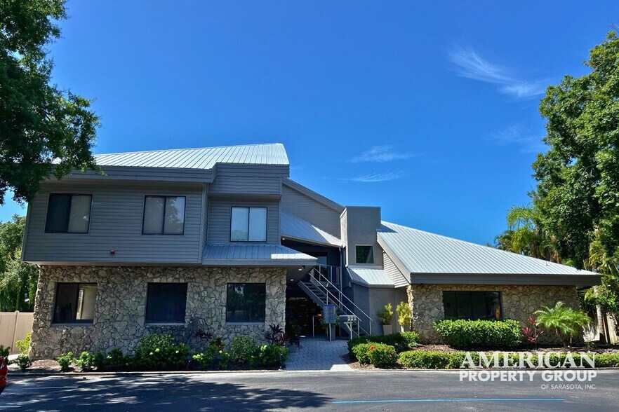 More Photos Of 5500 Bee Ridge Rd, Sarasota Office For Sale