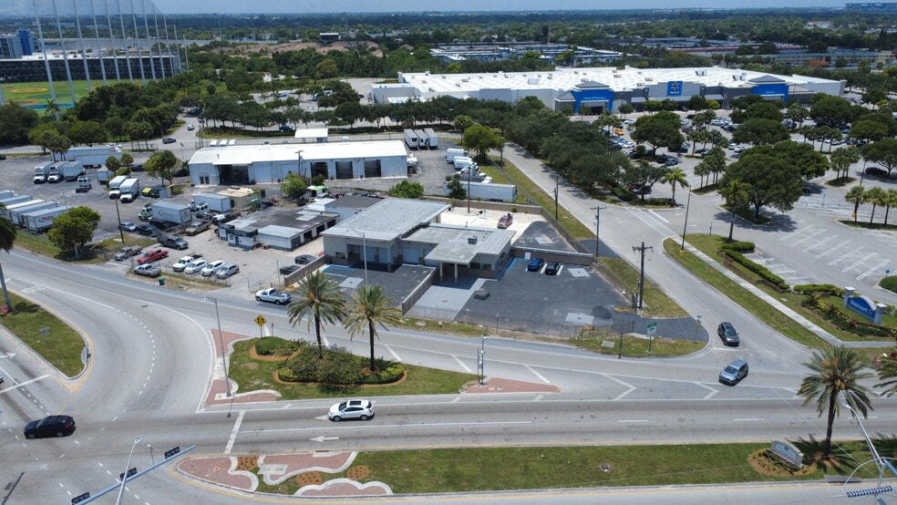Primary Photo Of 17440 NW 2nd Ave, Miami Auto Repair For Sale