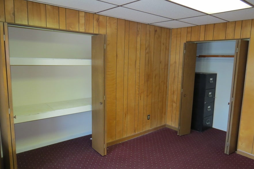 More Photos Of 5908 Columbia Ave, Hammond Office For Lease