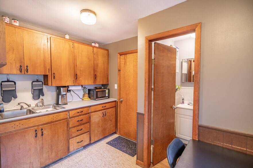 More Photos Of 447-449 NY-31, Bridgeport Apartments For Sale