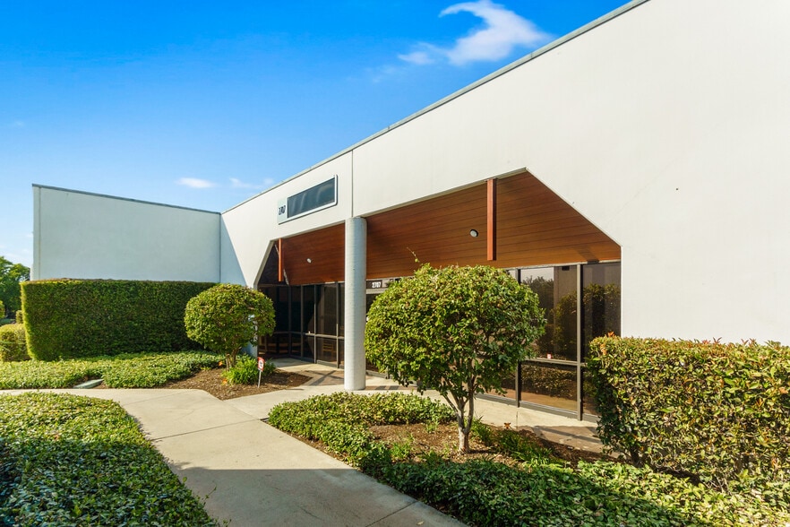 More Photos Of 2701-2715 Saturn St, Brea Light Distribution For Sale