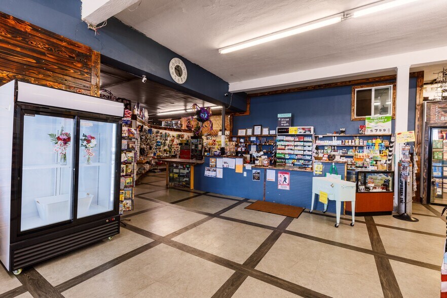 More Photos Of 10 S Main St, Fillmore Restaurant For Sale