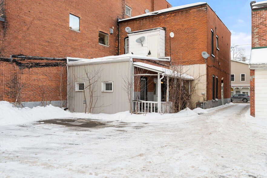 More Photos Of 308 N Victoria St, Tweed Storefront Retail Residential For Sale