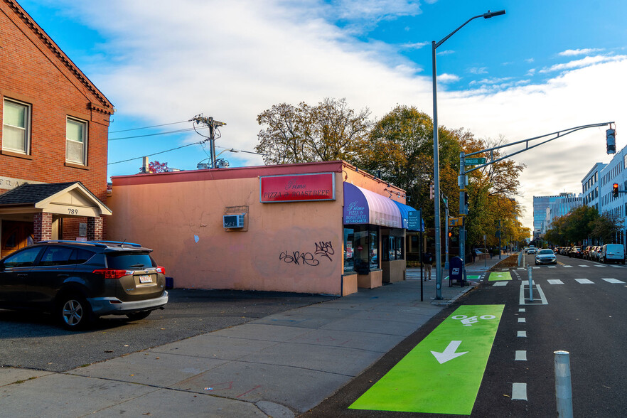 More Photos Of 781-783 Main St, Cambridge Service For Sale