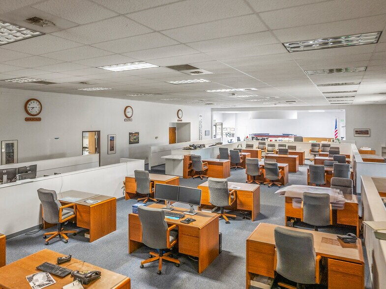 More Photos Of 2090 Commerce Dr, Medford Office For Lease