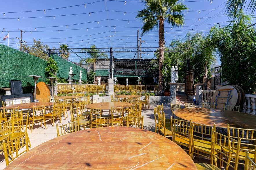 More Photos Of 6500 Foothill Blvd, Tujunga Restaurant For Sale