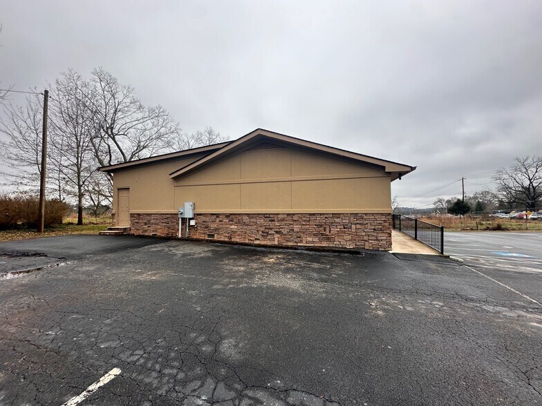 More Photos Of 790 Hist 441 hwy, Demorest Office For Sale