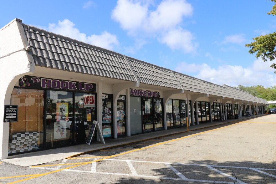 More Photos Of 130 NW 20th St, Boca Raton Unknown For Lease