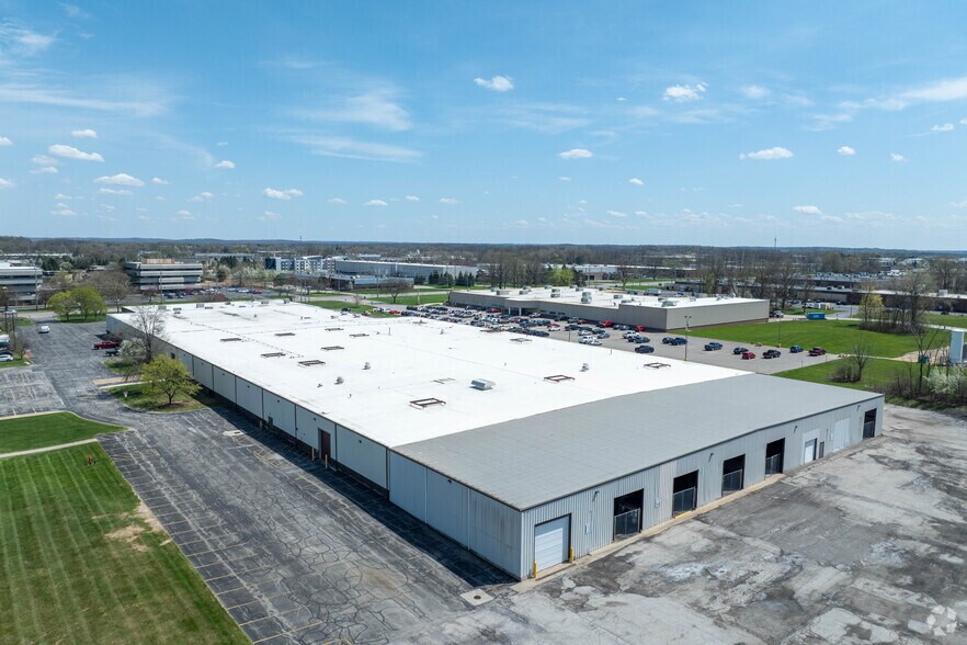 More Photos Of 6000 Cochran Rd, Solon Warehouse For Lease
