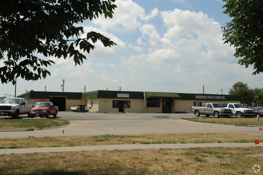 More Photos Of 4515 N 56th St, Lincoln Light Distribution For Lease