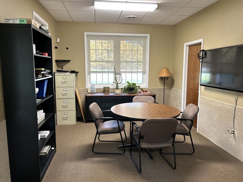 More Photos Of 6810 E Seneca Tpke, Jamesville Specialty For Sale