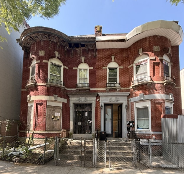 Primary Photo Of 821 Manida St, Bronx Apartments For Sale