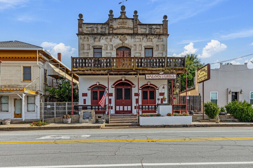 More Photos Of 30048 Yosemite Blvd, La Grange Bar For Sale