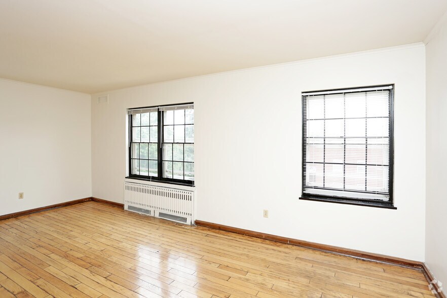 More Photos Of 3333 Grand Ave, Des Moines Apartments For Sale