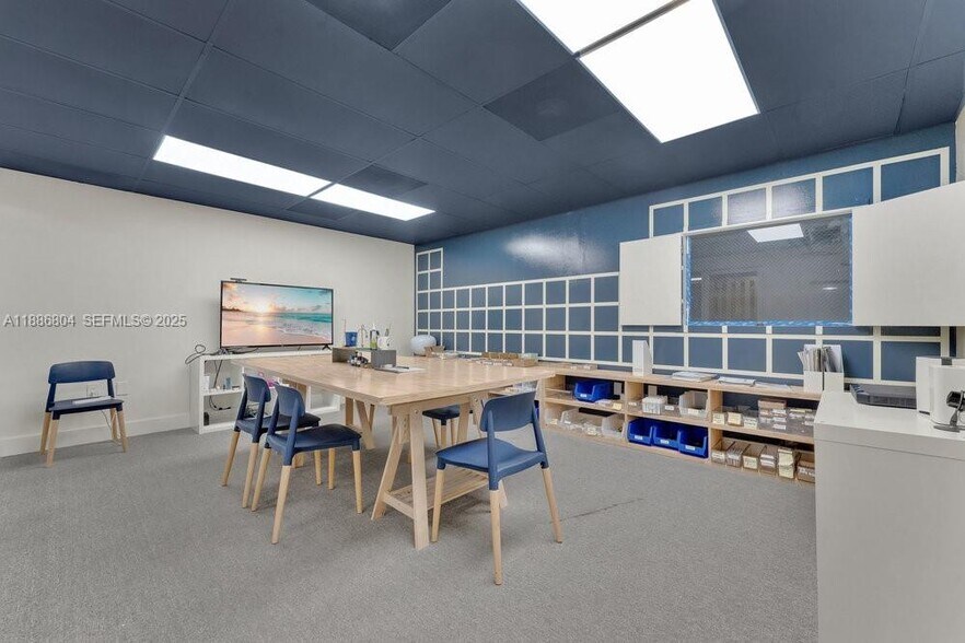 More Photos Of 2201 NW 102nd Pl, Miami Warehouse For Sale