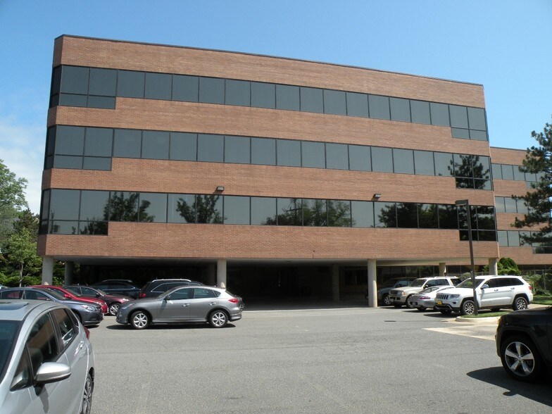 More Photos Of 3554 Chain Bridge Rd, Fairfax Office For Lease