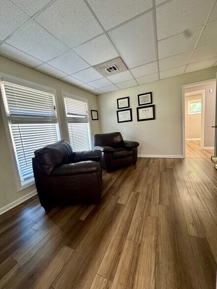 More Photos Of 220 Jack Martin Blvd, Brick Medical For Sale