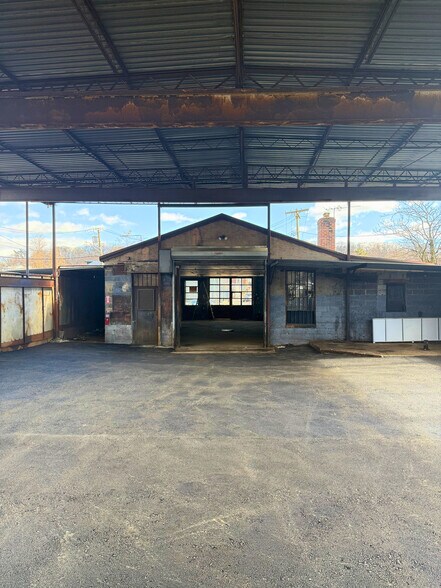 More Photos Of 10 Torre Pl, Yonkers Warehouse For Lease