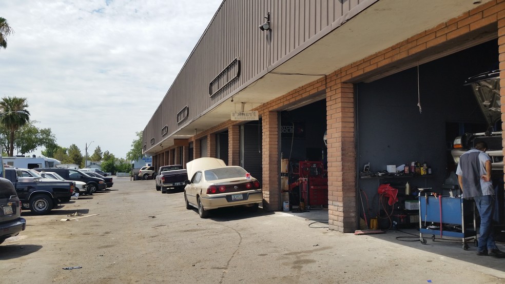 More Photos Of 6136 W Glendale Ave, Glendale Auto Repair For Sale