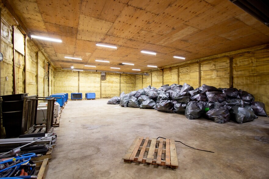 More Photos Of 6924 Peck Rd, Eaton Rapids Industrial For Sale