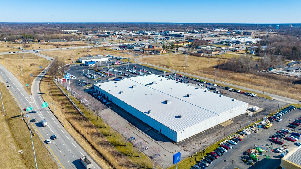 More Photos Of 825 Leona St, Elyria Warehouse For Lease