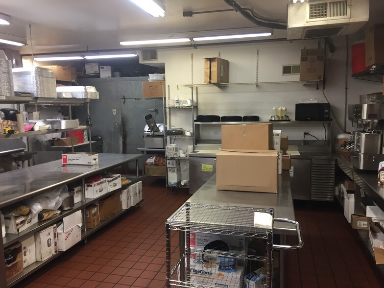 More Photos Of 7618 Madison St, Forest Park Storefront Retail Residential For Lease