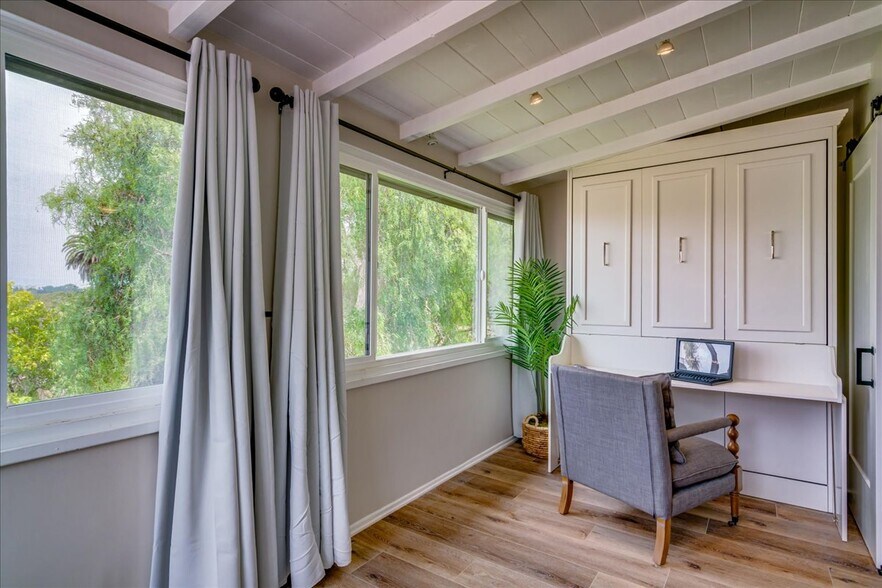 More Photos Of 323-325 Culver Blvd, Playa Del Rey Storefront Retail Residential For Sale