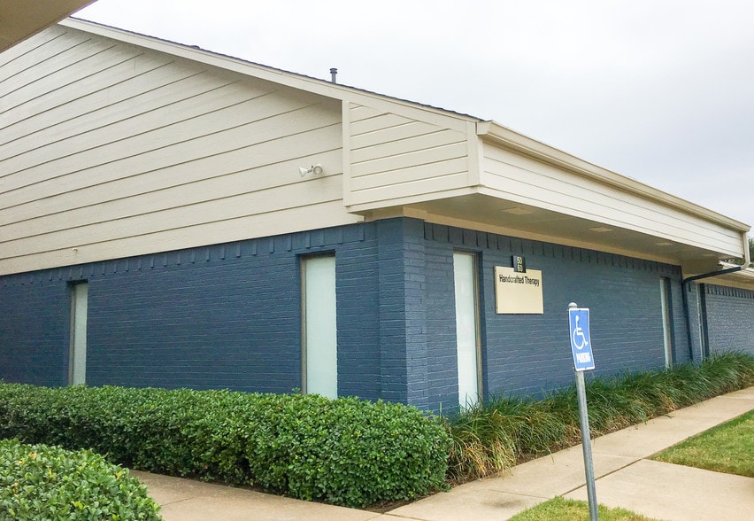 More Photos Of 5509 Pleasant Valley Dr, Plano Medical For Lease