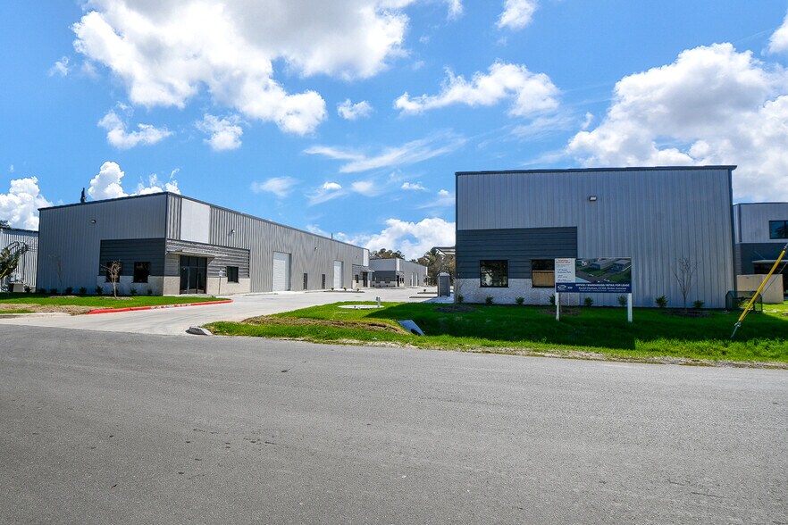 More Photos Of 5713 13th St, Katy Unknown For Lease