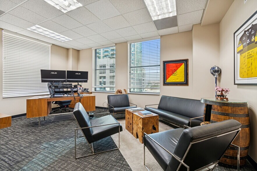 More Photos Of 707 N Franklin St, Tampa Office For Sale