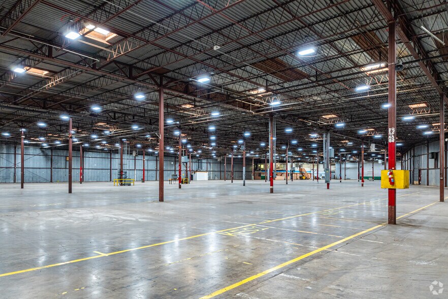 More Photos Of 1625 E Duane Blvd, Kankakee Manufacturing For Lease