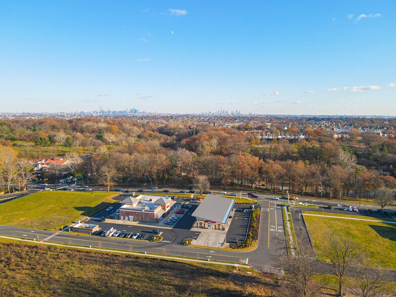 More Photos Of 11 Franklin Ave, Belleville Land For Lease