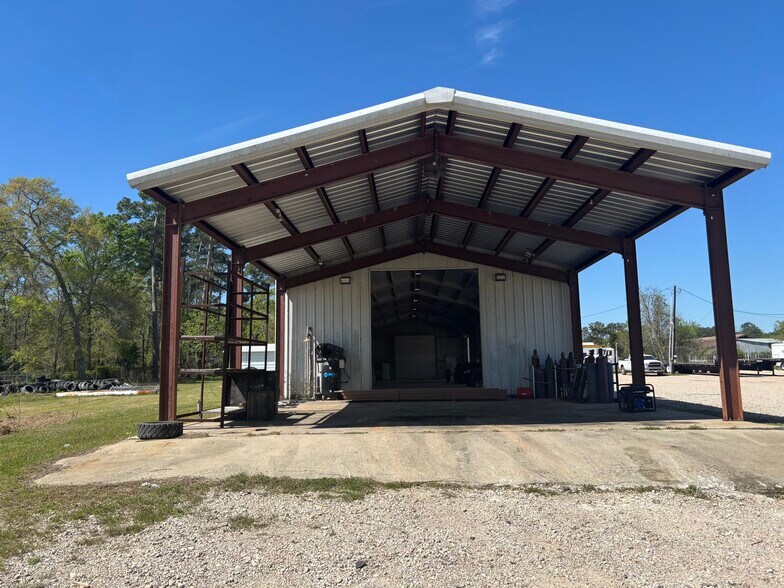 More Photos Of 13046 Highway 105 E, Conroe Industrial For Lease