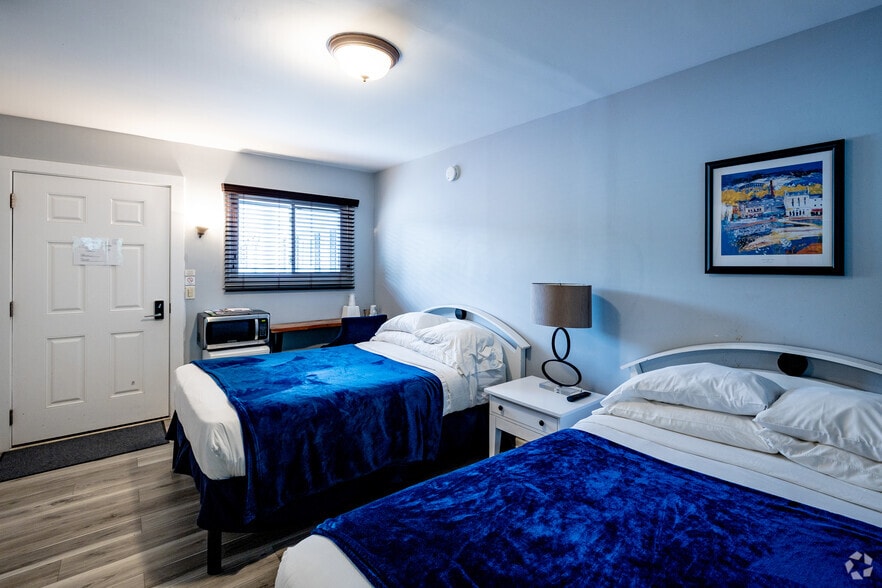 More Photos Of 1399 Main Road, Riverhead Hotel For Sale