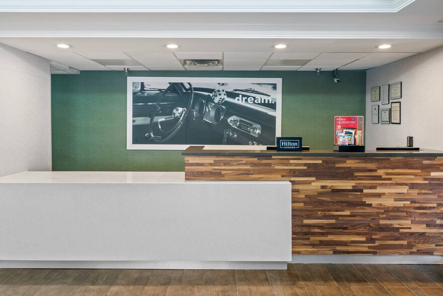 More Photos Of 450 Parkway 575, Woodstock Hotel For Sale