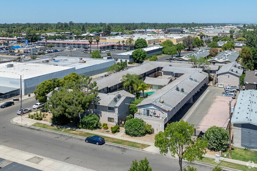 More Photos Of 1905 E Pontiac Way, Fresno Apartments For Sale