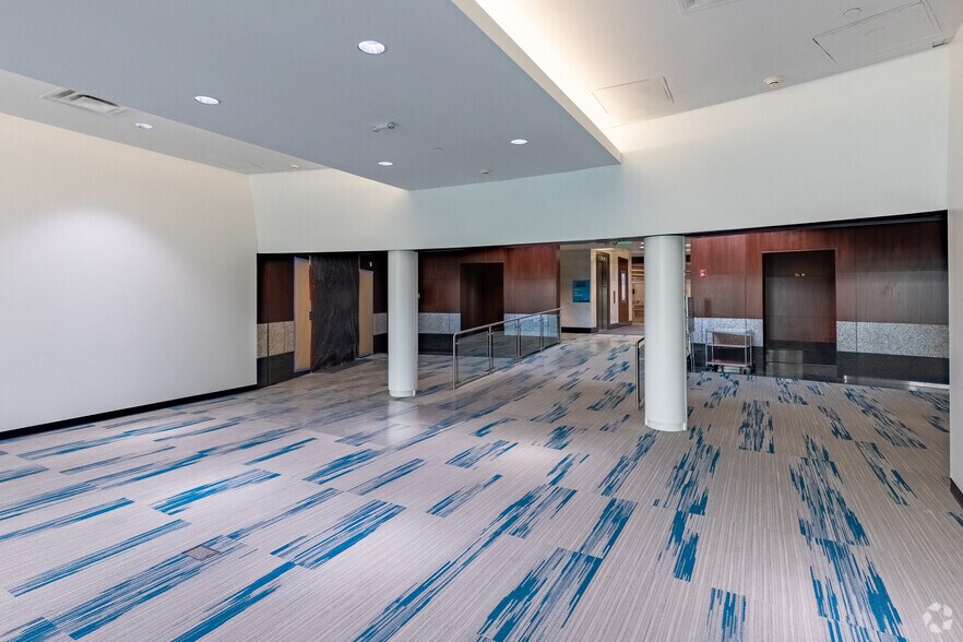More Photos Of 6201 College Blvd, Overland Park Office For Lease