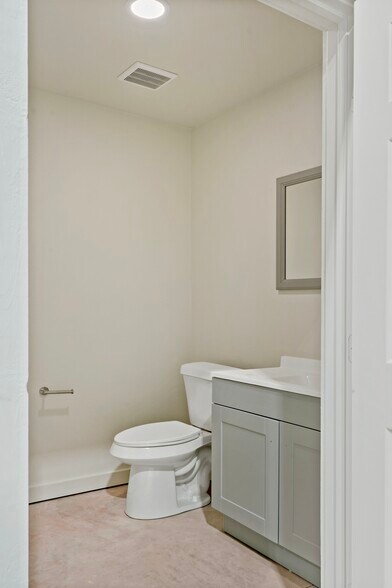 More Photos Of 5501 Bonham St, Paris Unknown For Lease