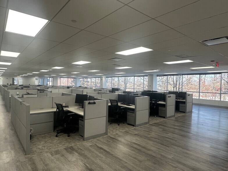 More Photos Of 90 Matawan Rd, Matawan Office For Lease