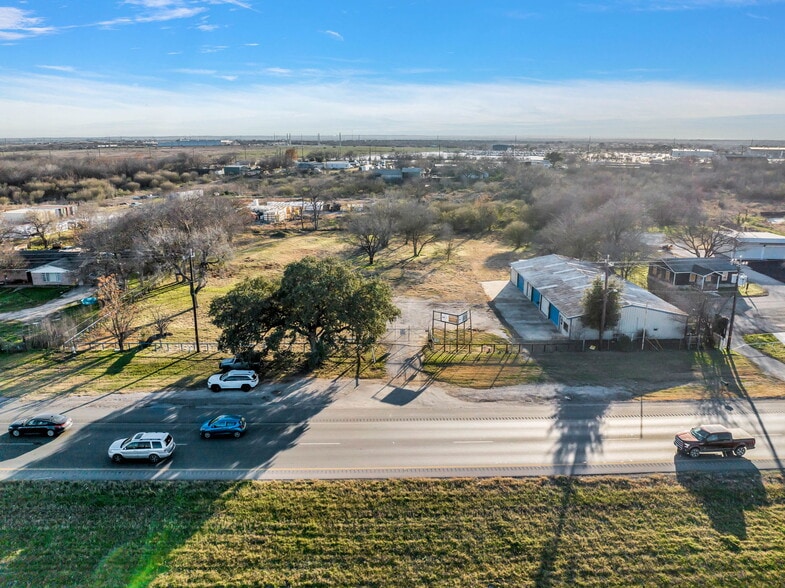 More Photos Of 11211 S US Highway 181, San Antonio Warehouse For Sale