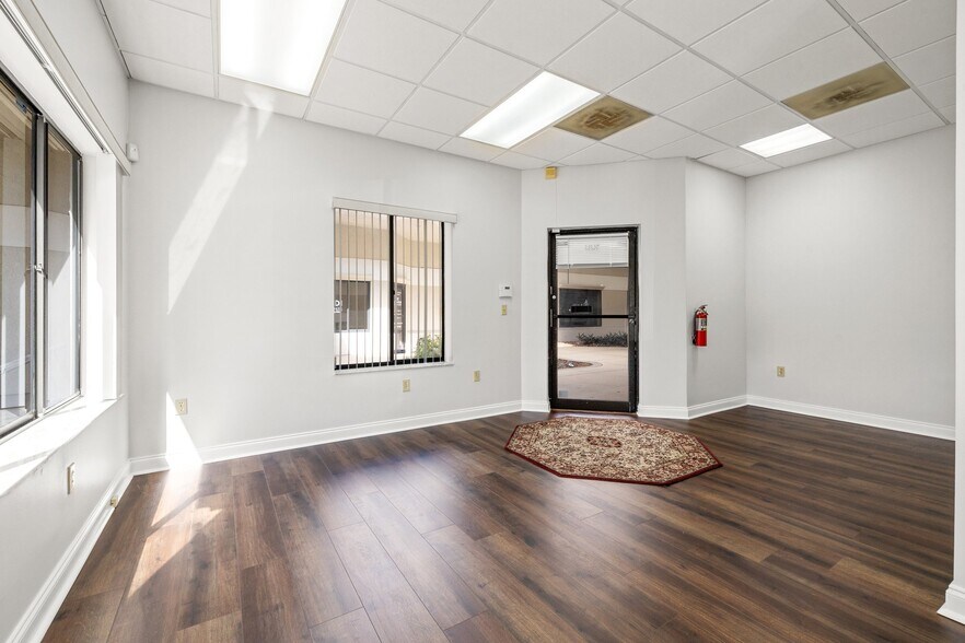 More Photos Of 3023 Eastland Blvd, Clearwater Office For Sale